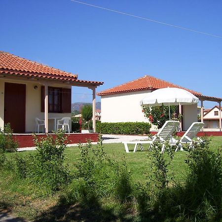 Beach Bungalows Kypseli الغرفة الصورة