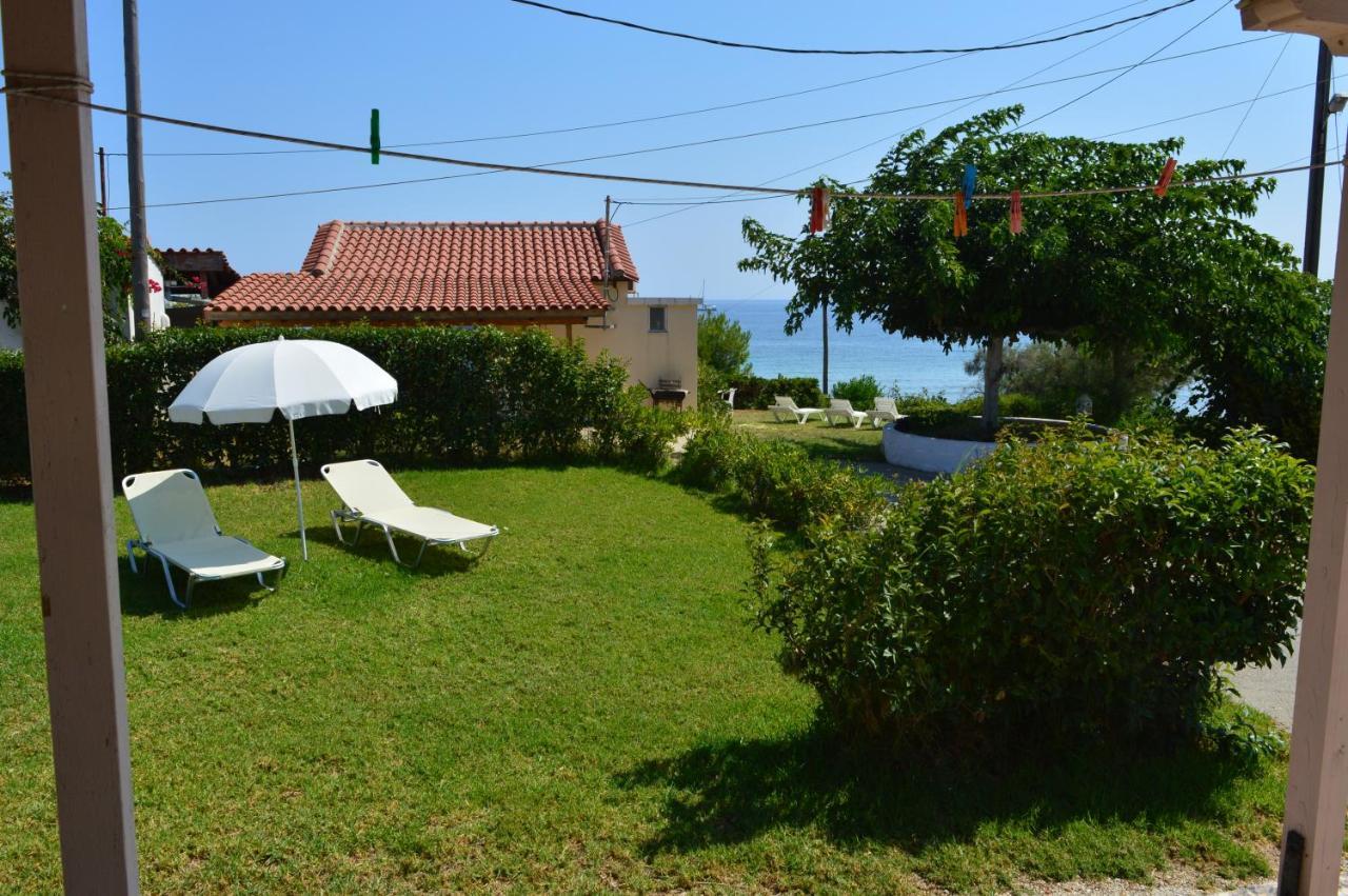 Beach Bungalows Kypseli الغرفة الصورة