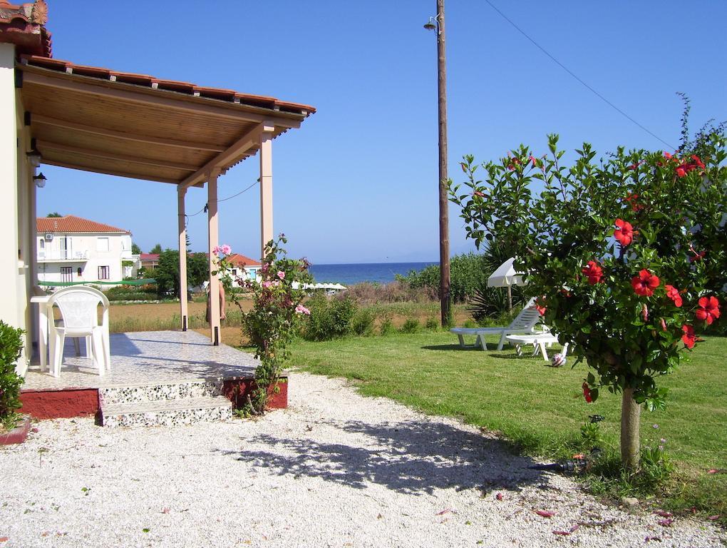 Beach Bungalows Kypseli الغرفة الصورة